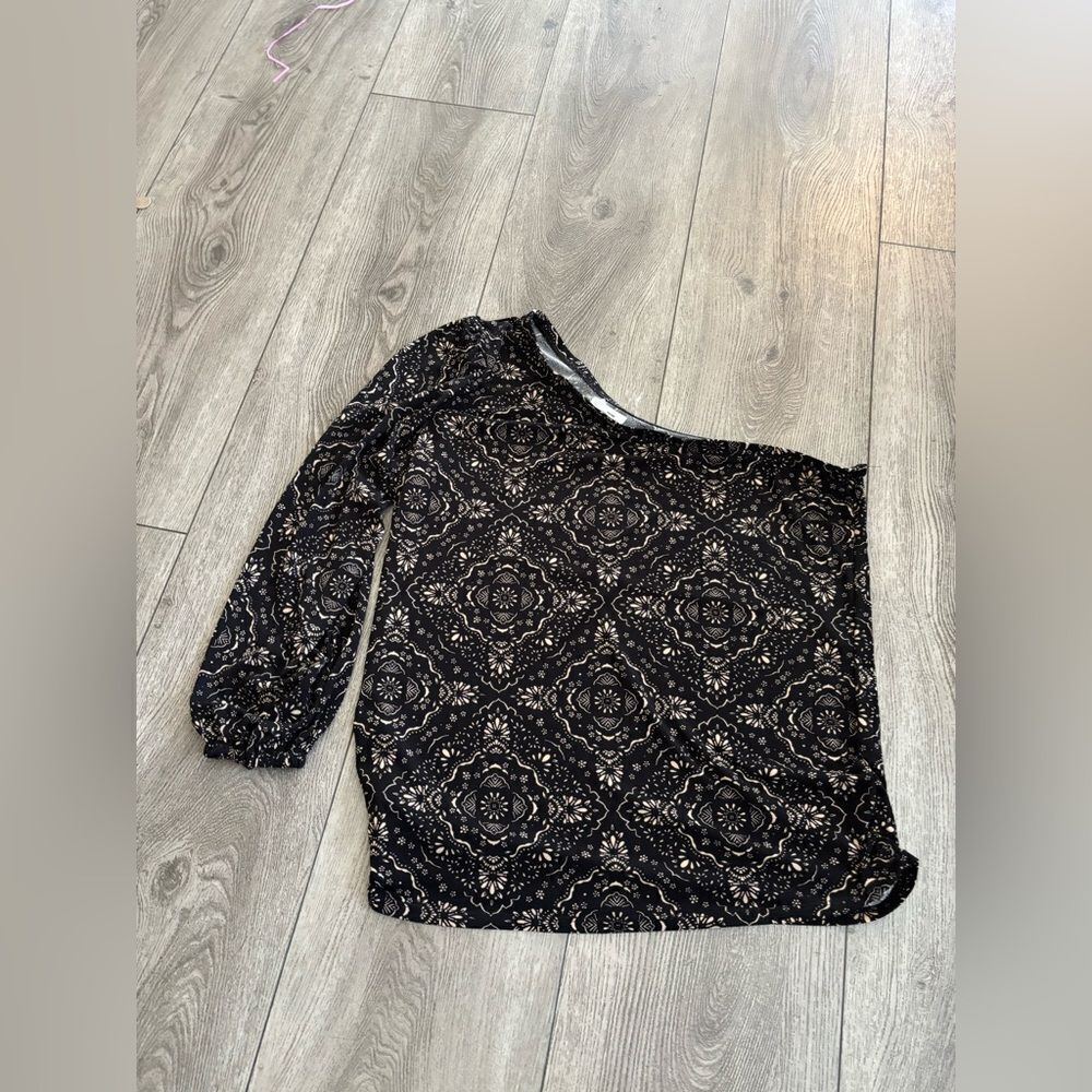 Maurice’s Black One-Shoulder Top NWOT
